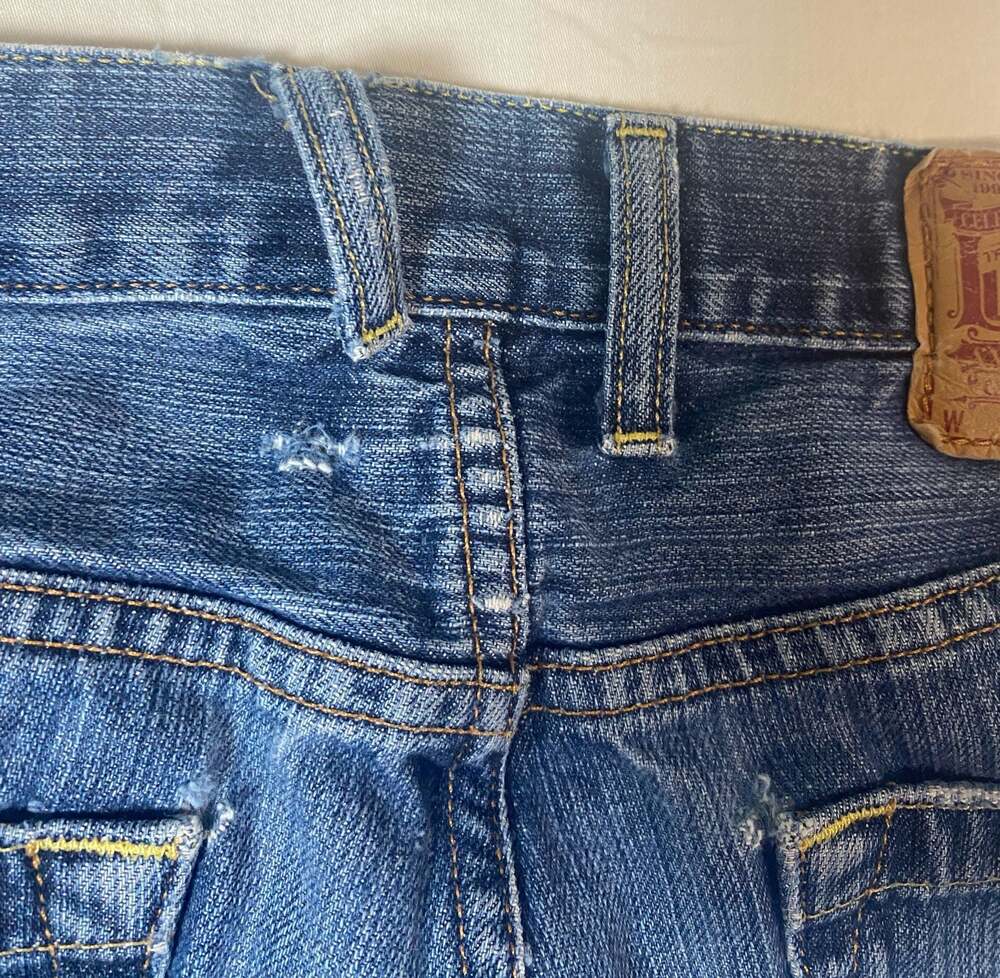 Lucky Brand Women's Button Fly Mid-Rise Straight Leg Jeans Size 32 (1066) - Picture 6 of 7